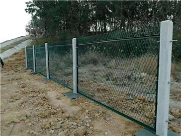 铁路护栏网